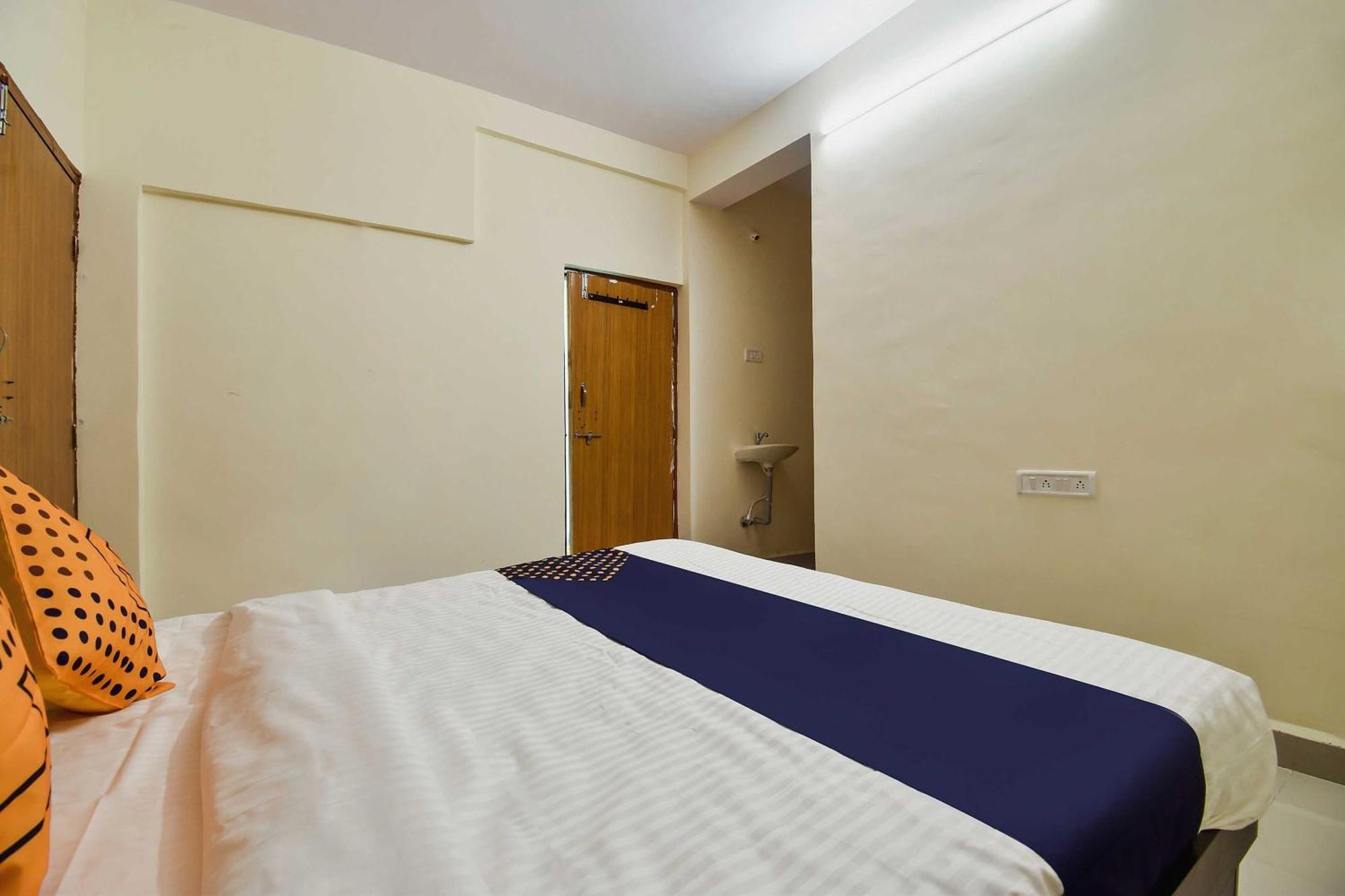Spot On Carnival Resorts Raipur  Exterior photo