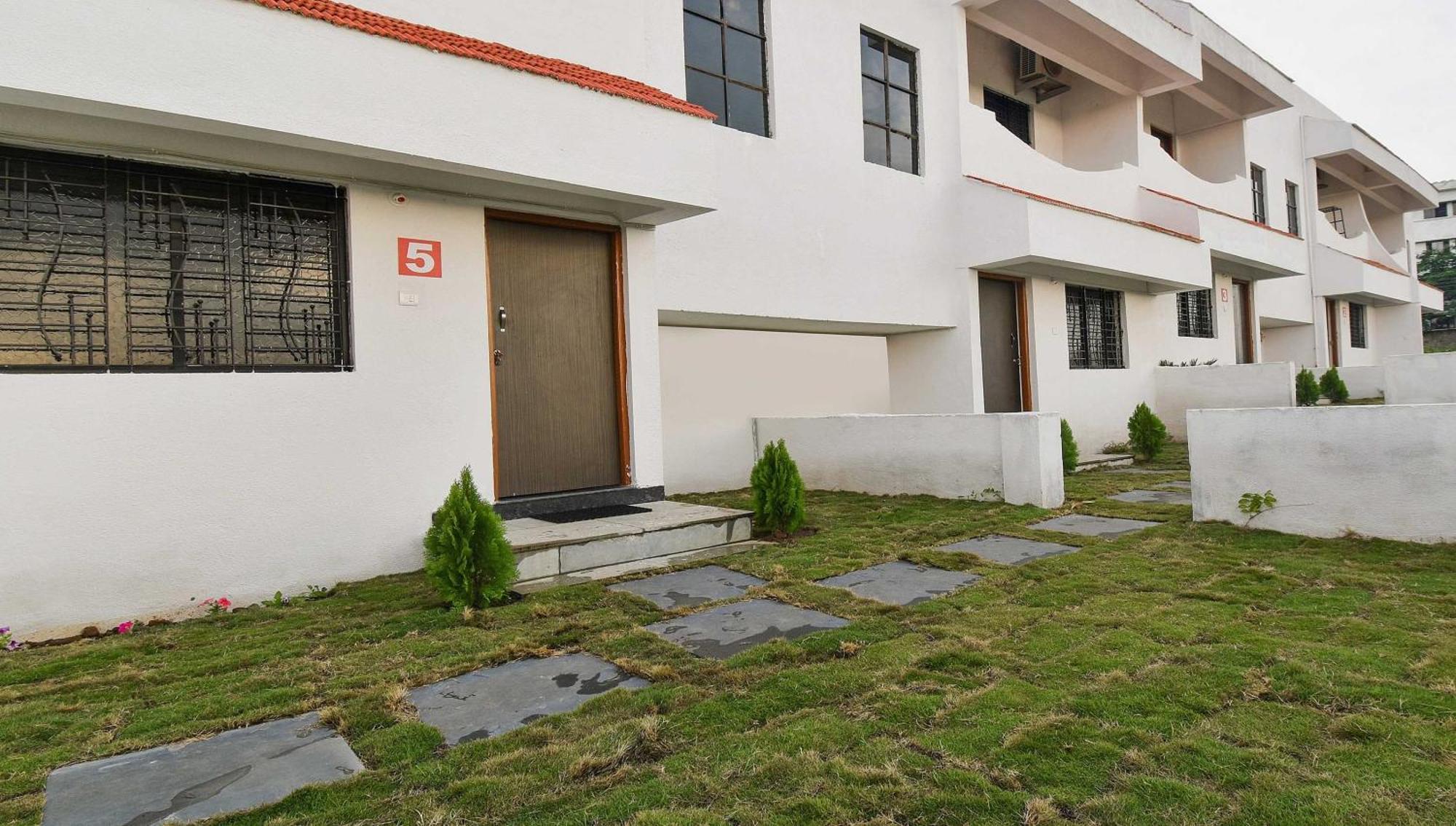 Spot On Carnival Resorts Raipur  Exterior photo